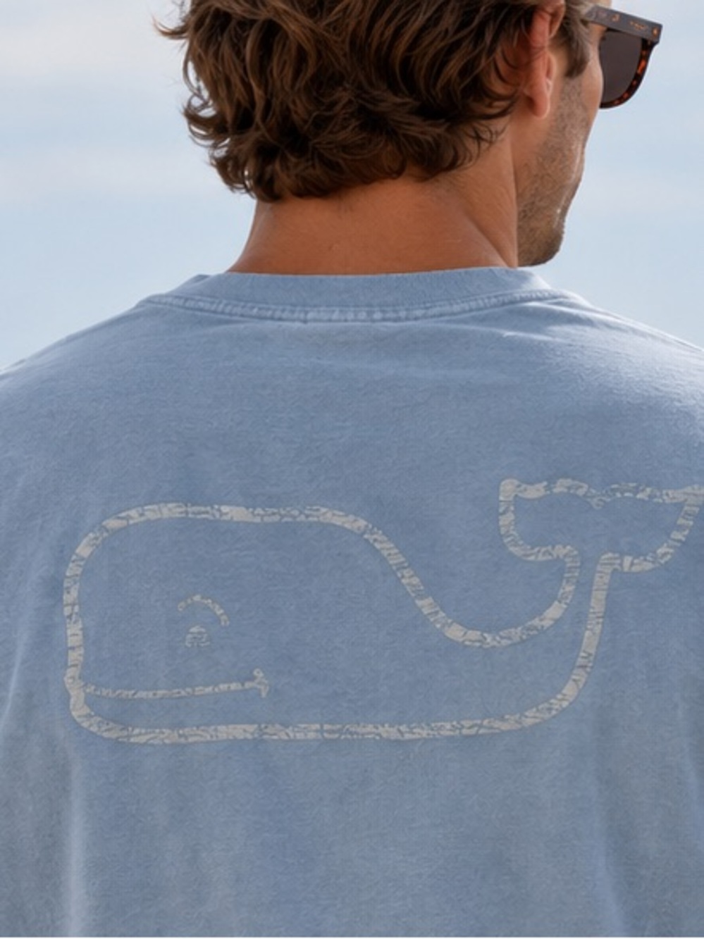 Vineyard Vines Light Blue Whale Back Graphic Short Sleeve Tee L